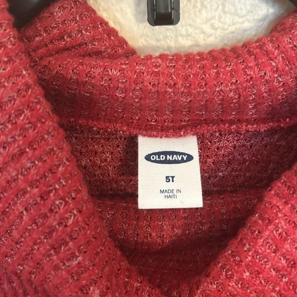 Girls Old Navy waffle knit top size 5T in red